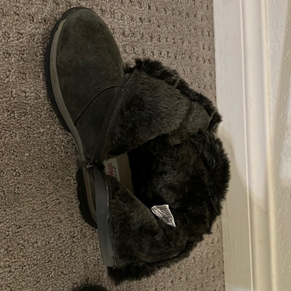 Boots - Picture 4 of 8